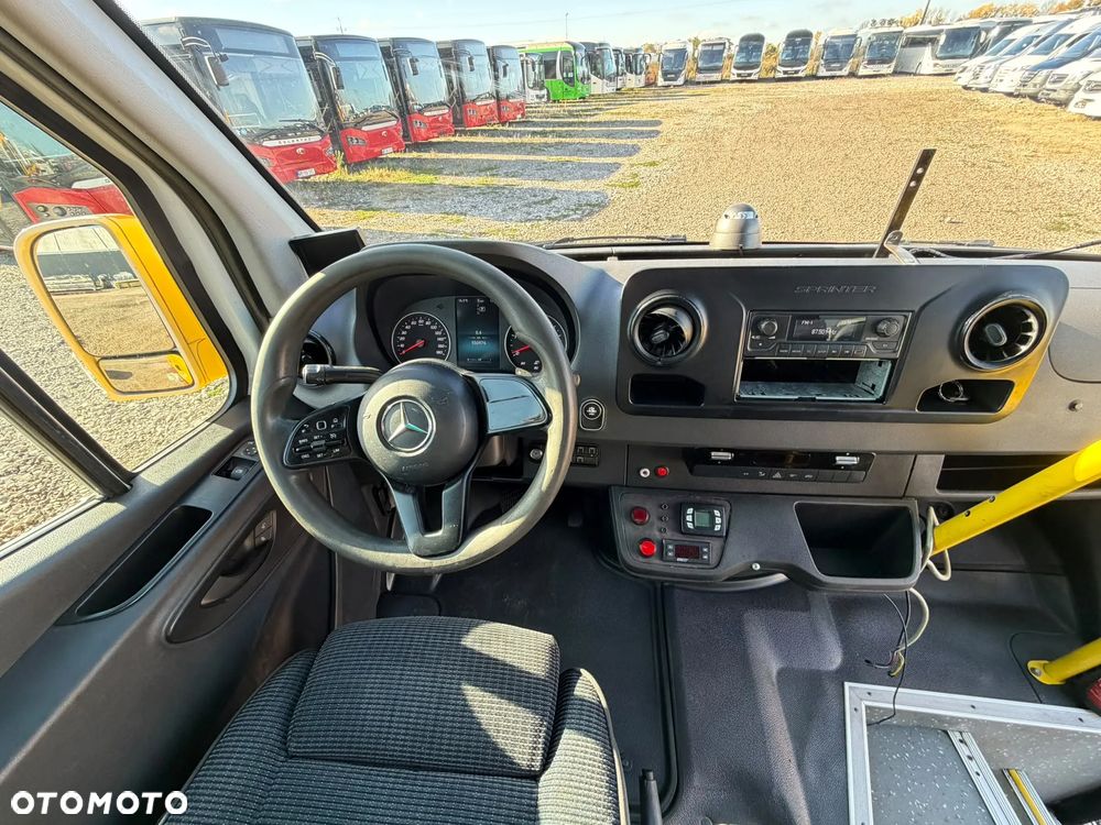 Mercedes-Benz Sprinter 517 - 20