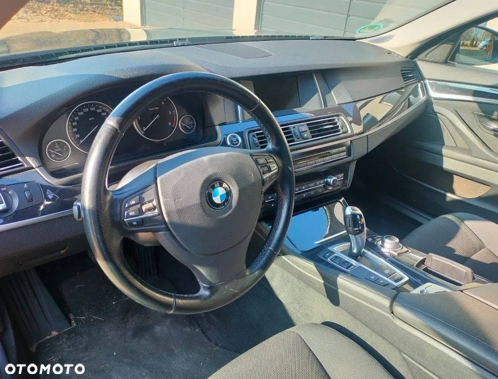 BMW Seria 5 520d xDrive Sport Line - 17