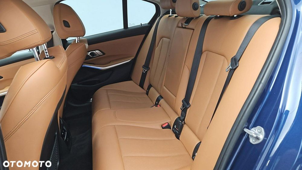 BMW Seria 3 320i xDrive Sport Line - 22