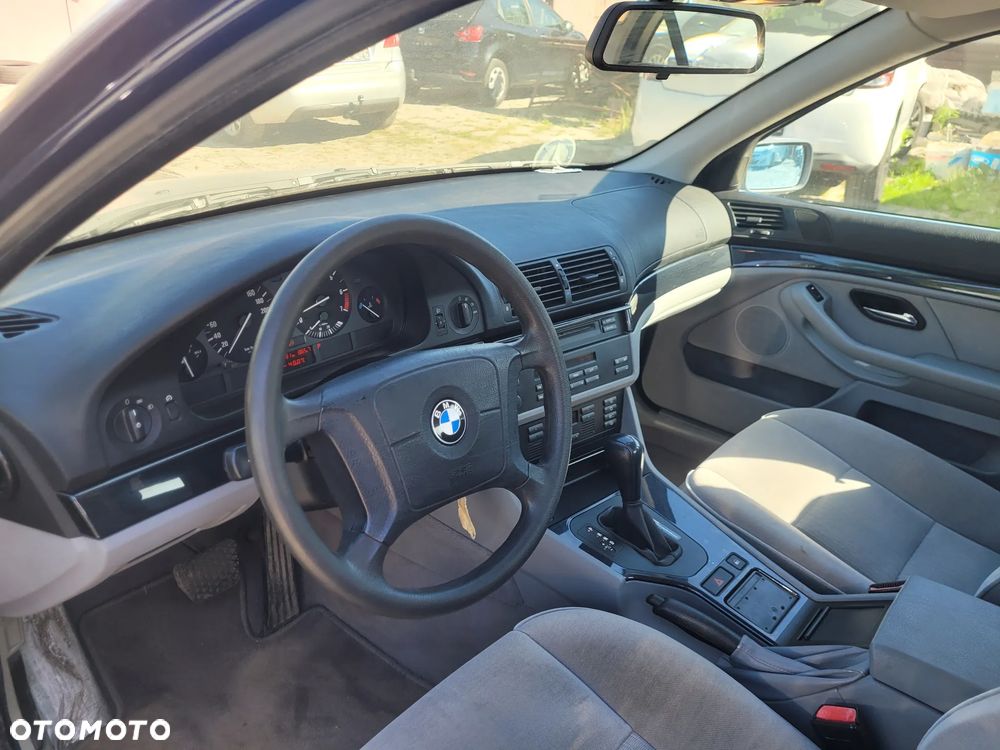 BMW Seria 5 523i - 7