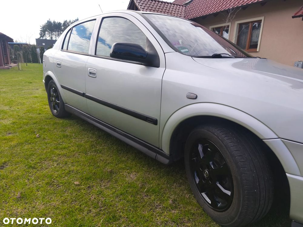 Opel Astra 1.6 NJoy - 10