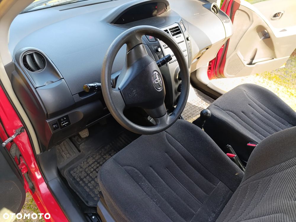 Toyota Yaris 1.0 Terra - 7