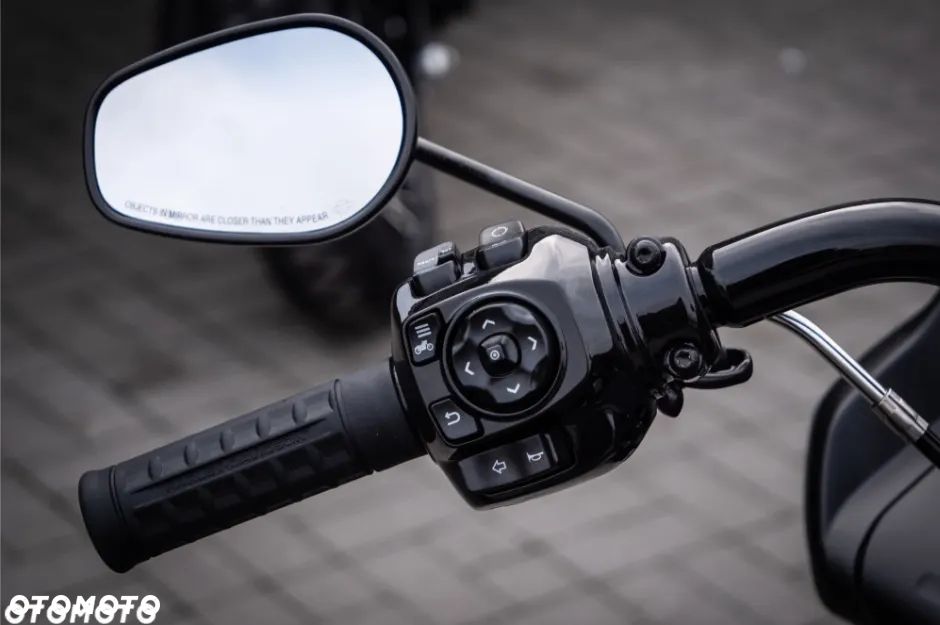 Harley-Davidson Touring Road Glide - 17