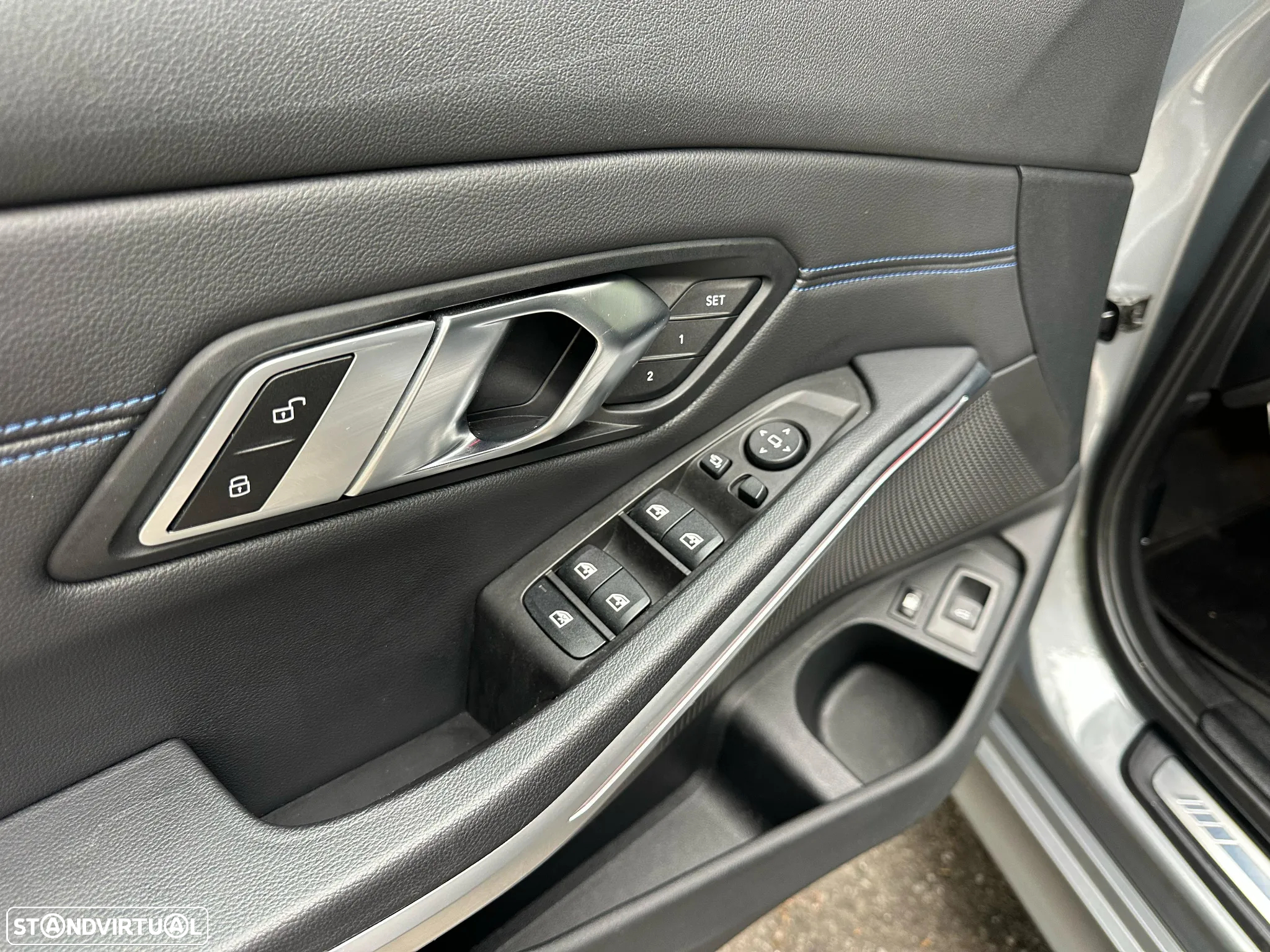 BMW 330 e Touring Pack Desportivo M Auto - 25
