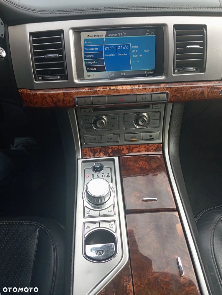 Jaguar XF 3.0 V6 Luxury - 5