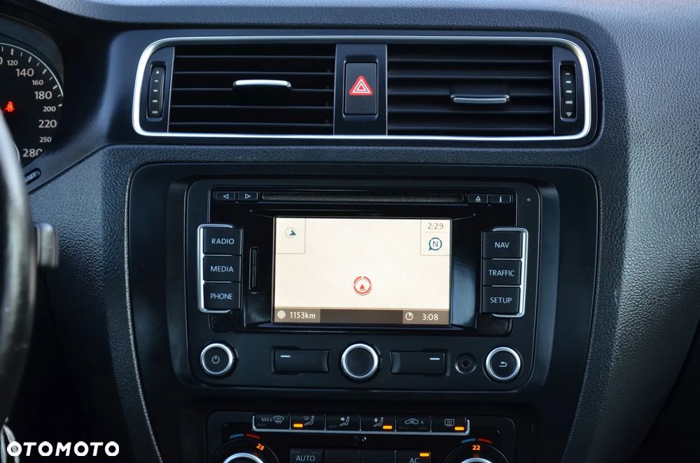 Volkswagen Jetta 1.6 TDI Blue Motion Technology Comfortline - 15