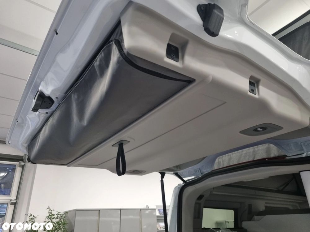 Ford Custom Nugget Camper - 13