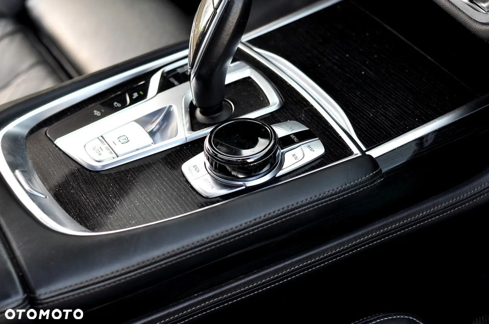 BMW Seria 7 - 21