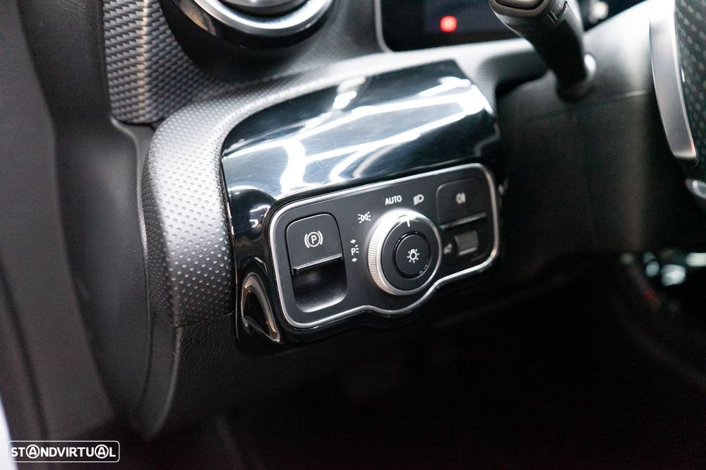 Mercedes-Benz CLA 180 d 7G-DCT AMG Line - 28