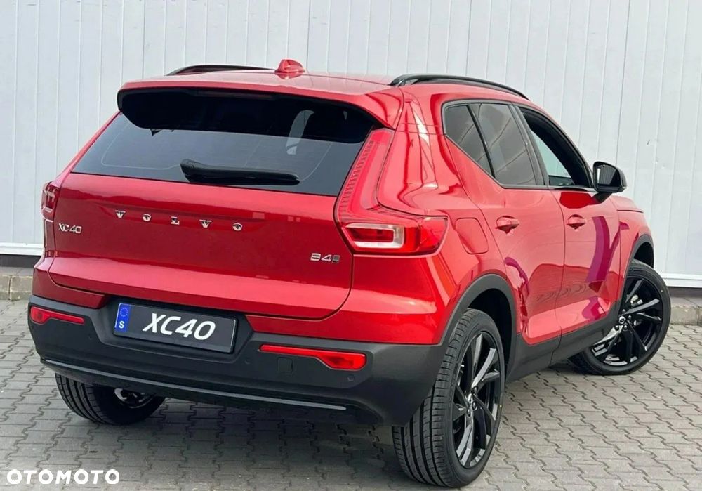 Volvo XC 40 B4 AWD Plus Dark - 15