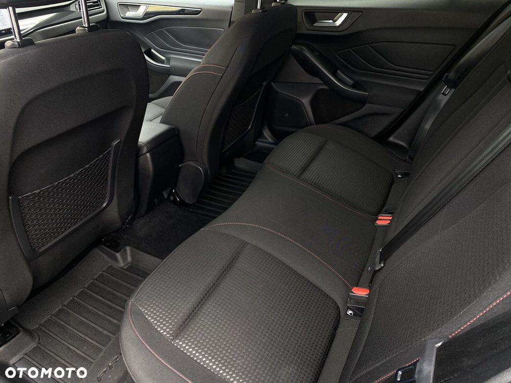Ford Focus 1.0 EcoBoost mHEV ST-Line X - 24