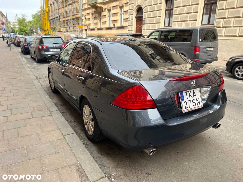 Honda Accord - 4