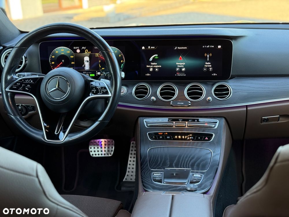 Mercedes-Benz Klasa E 300 de AMG - 37