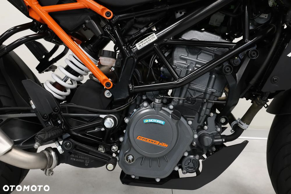 KTM Duke 125 - 22