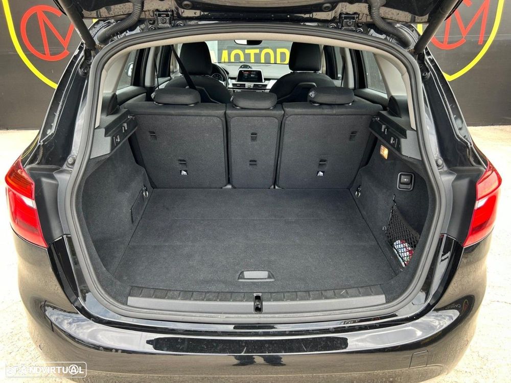 BMW 216 Active Tourer d Auto — fotografia 17