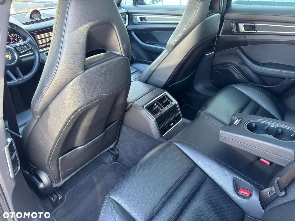 Porsche Panamera 4 Platinum Edition - 10