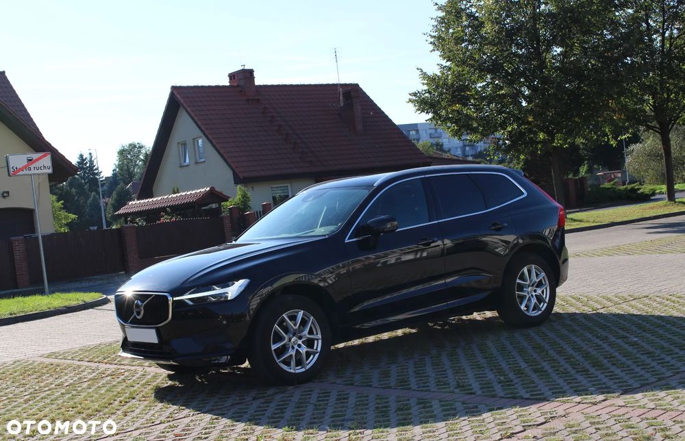 Volvo XC 60 D4 Momentum Pro - 40