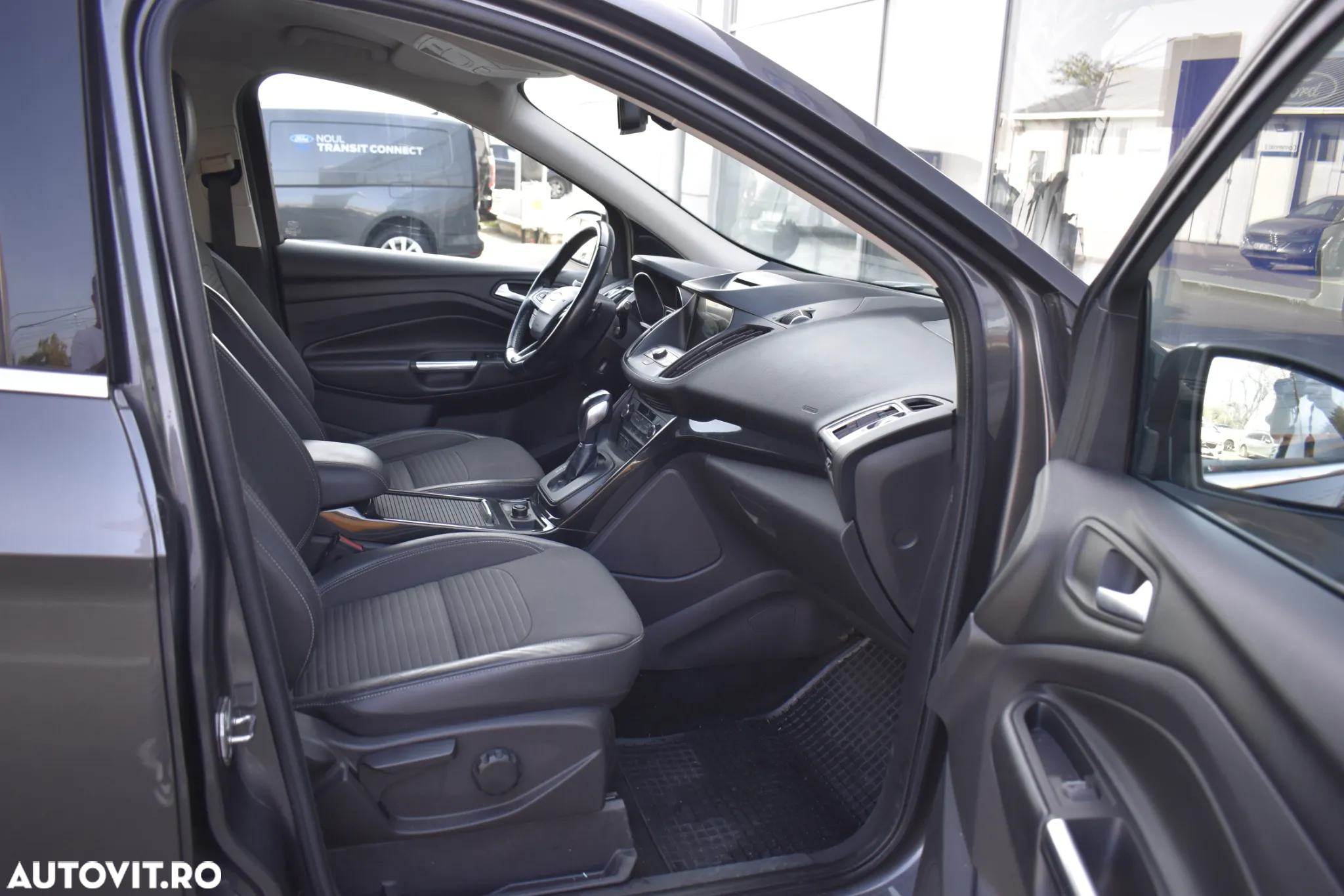 Ford Kuga 2.0 TDCi 4WD Powershift Titanium - 25