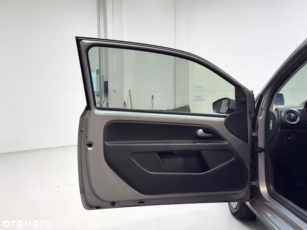 Volkswagen up! 1.0 move - 17
