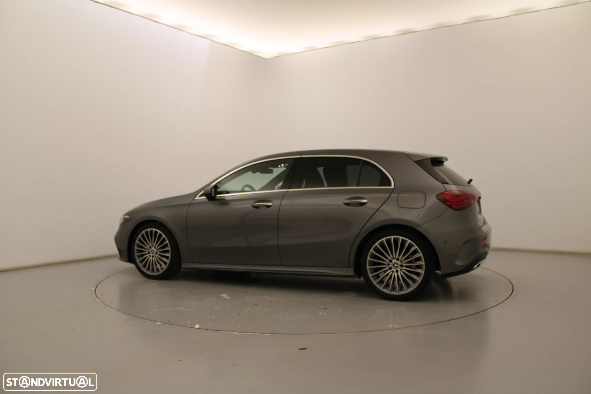 Mercedes-Benz A 200 Standard - 11