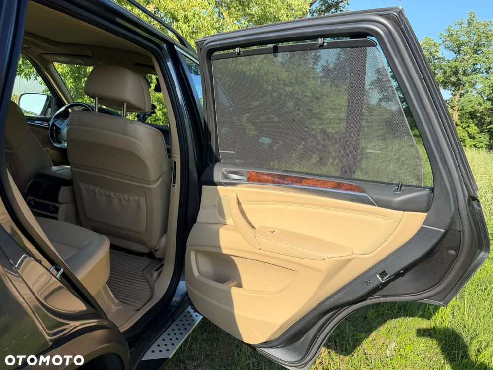 BMW X5 xDrive35i Edition Exclusive - 23