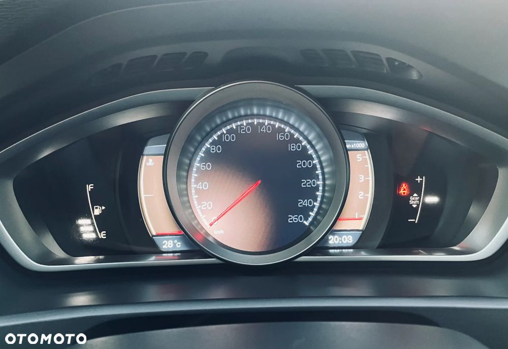 Volvo V40 D3 Momentum - 16