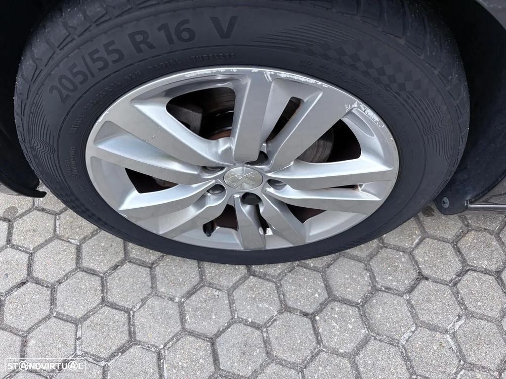 Peugeot 308 SW 1.2 PureTech Style - 12