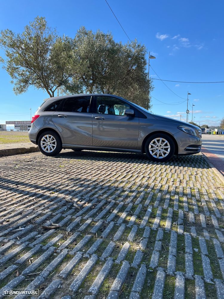 Mercedes-Benz B 200 - 6