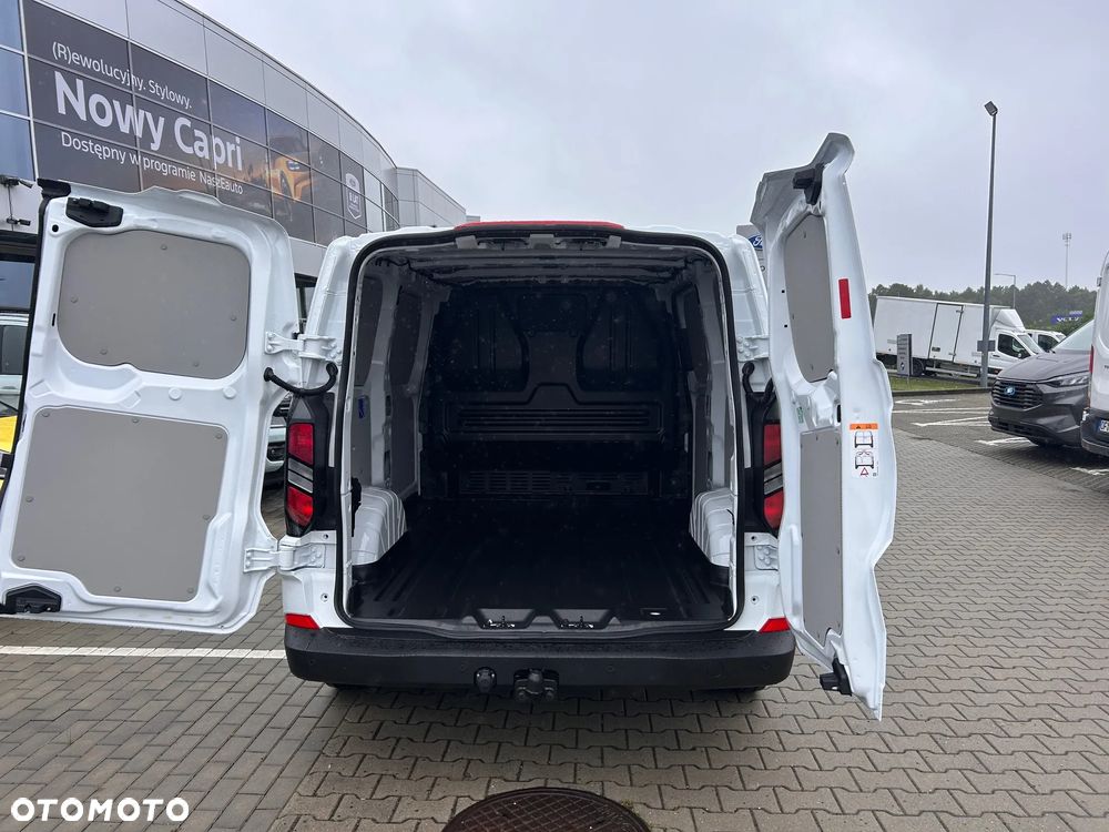 Ford Transit Custom Van - 5