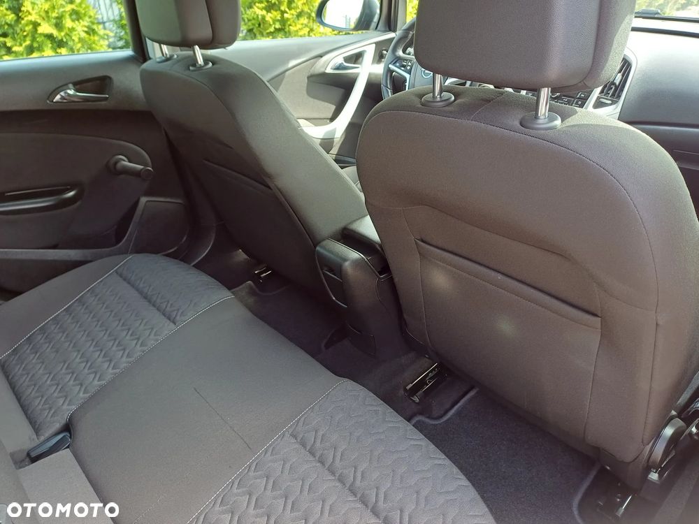 Opel Astra 1.4 Turbo 150 Jahre - 9