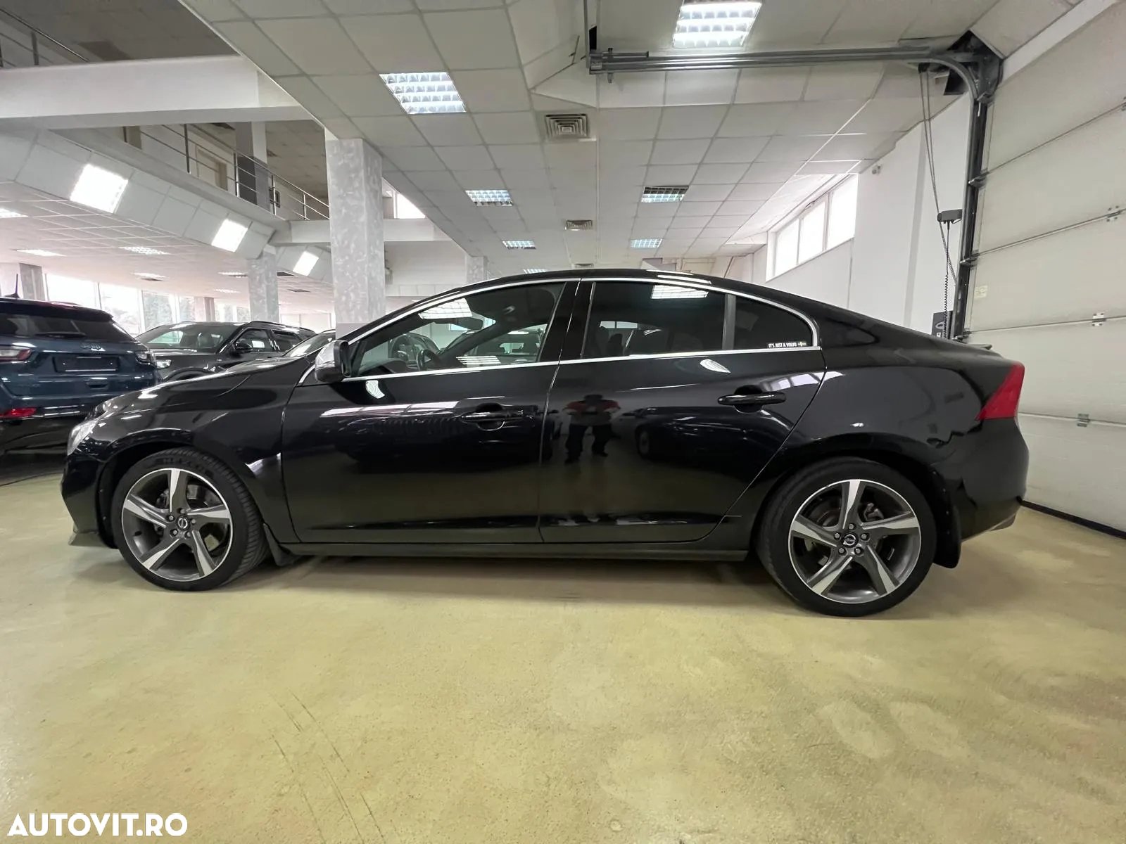 Volvo S60 T5 Momentum - 5