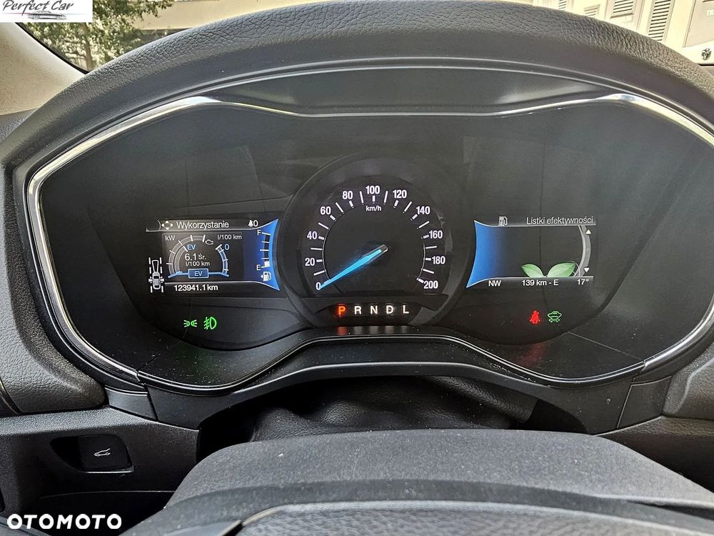 Ford Mondeo 2.0 Hybrid Titanium - 14