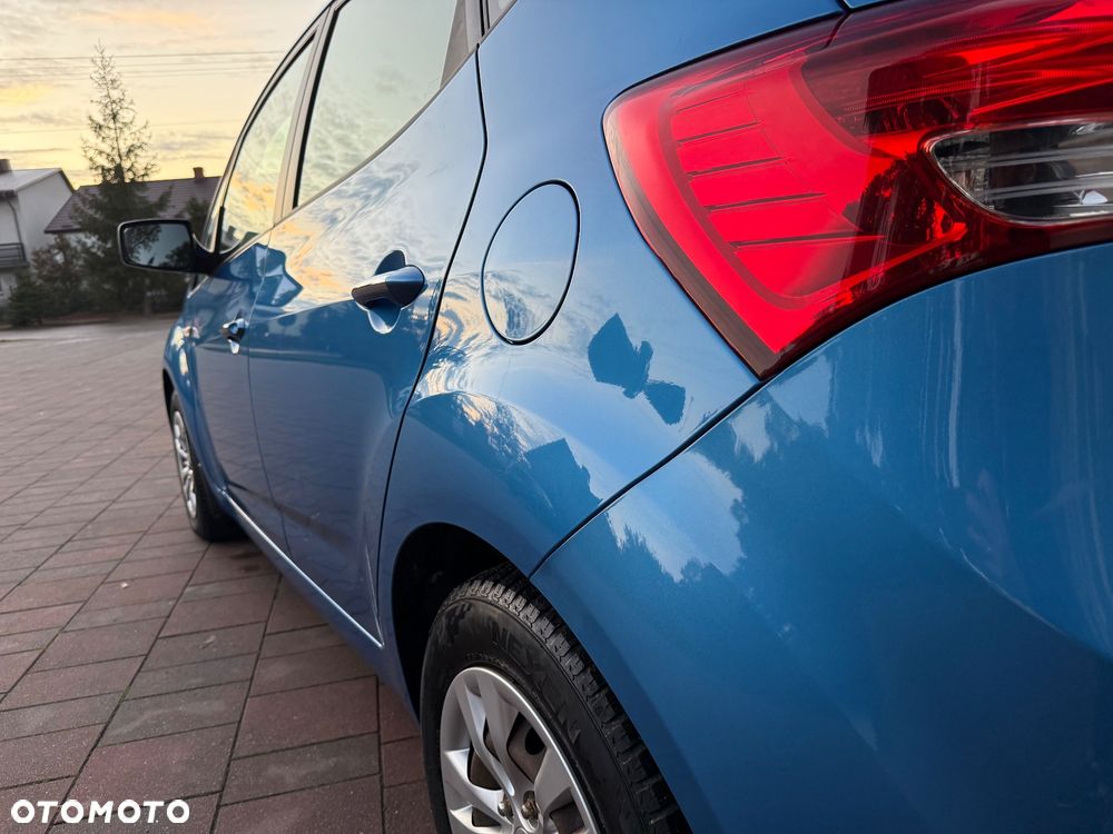 Hyundai ix20 1.4 CRDi Comfort blue - 14