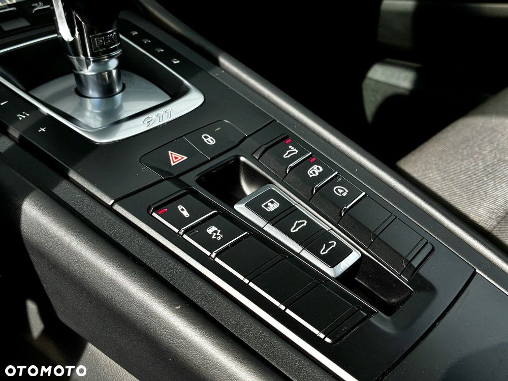 Porsche 911 - 33