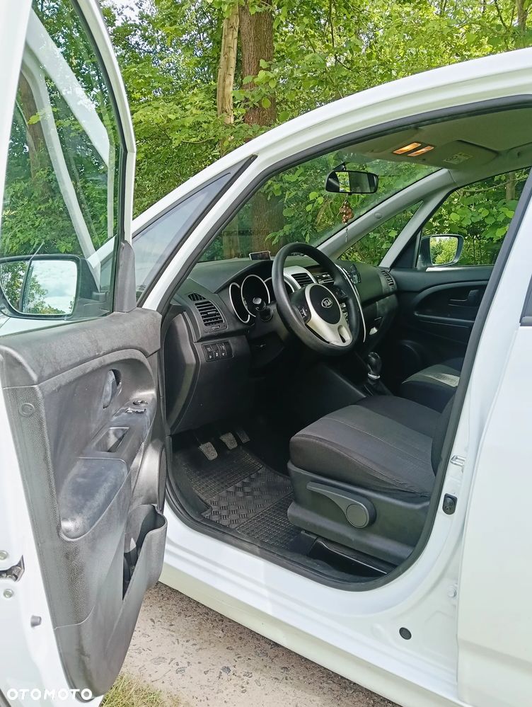 Kia Venga 1.4 M - 5