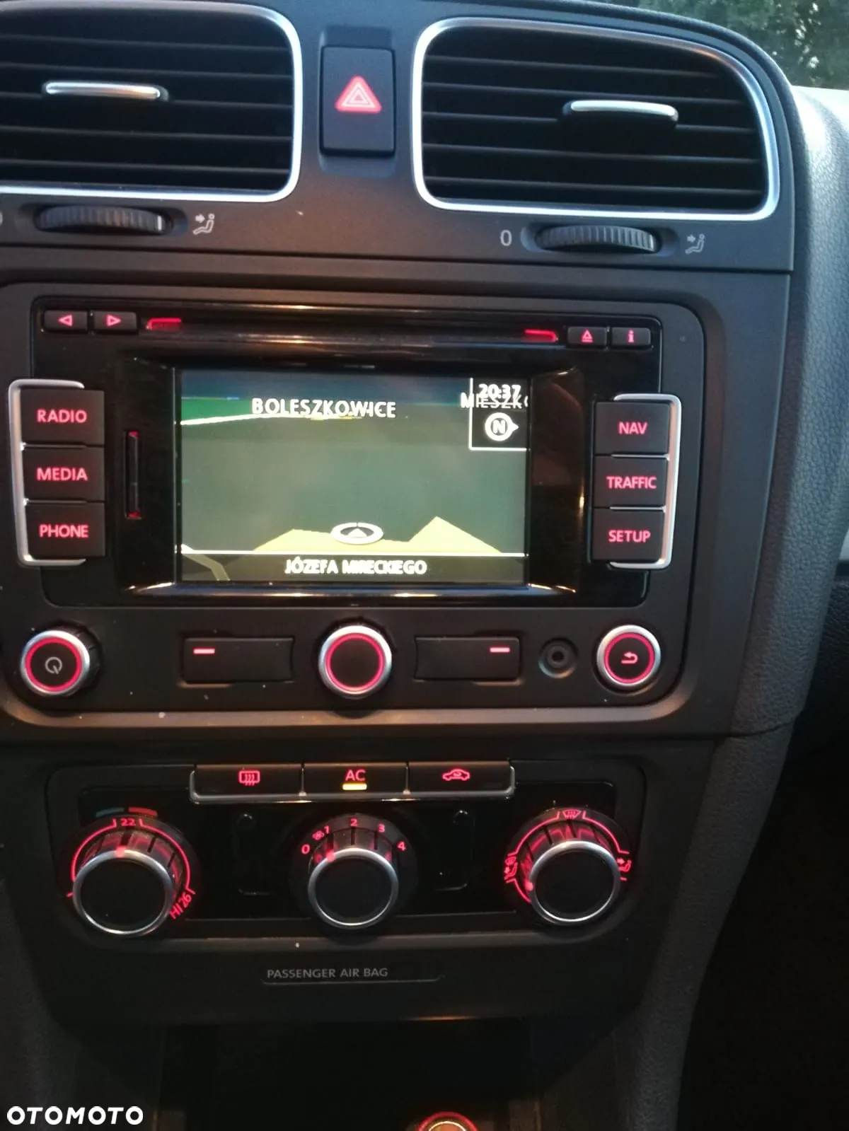 Volkswagen Golf VI 1.6 Trendline DSG - 17