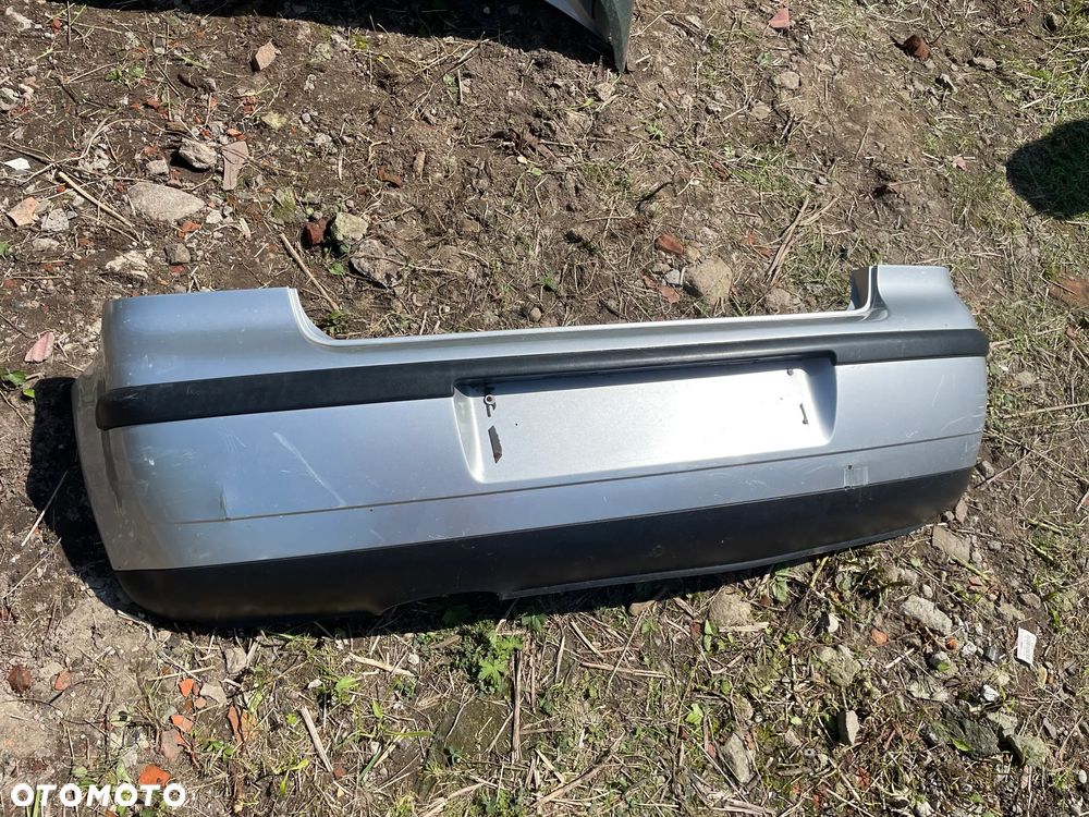 ZDERZAK TYŁ TYLNY VW GOLF IV 4 HB SREBRNY - 1