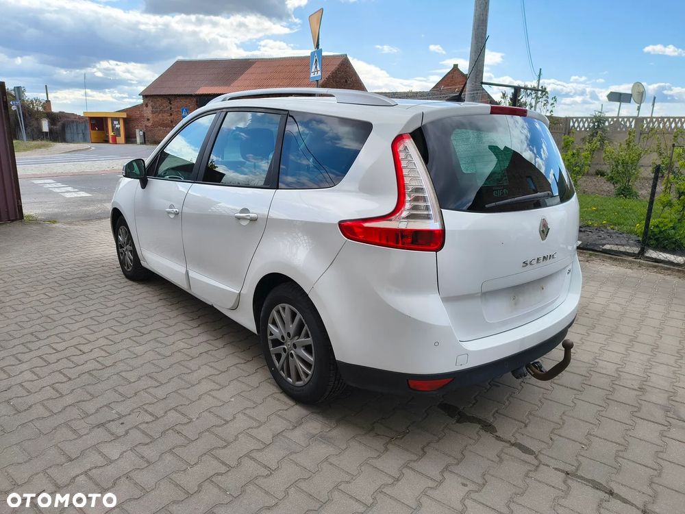 Renault Grand Scenic - 10