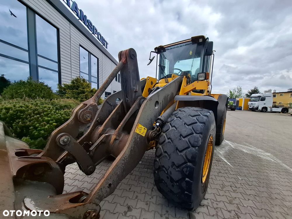 Volvo L120F - 6