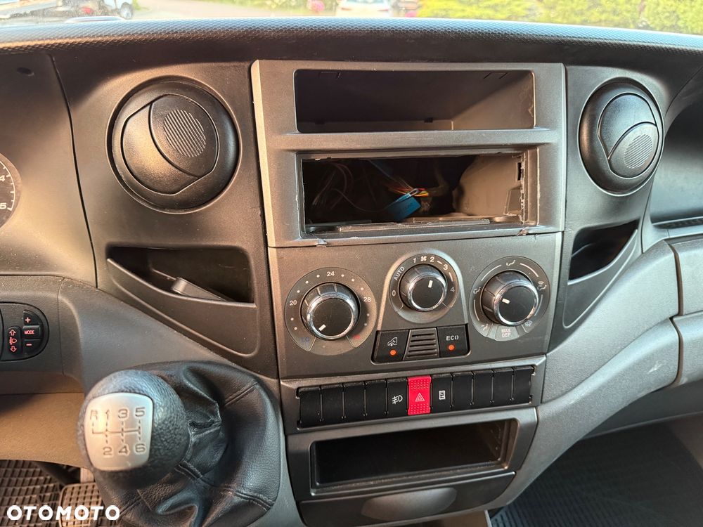 Iveco Daily 35C15 *3.0D* NOWY SILNIK* KONTENER 4.3M *NOWE KOŁA* KLIMA* TEMPOMAT* ZADBANY* - 15
