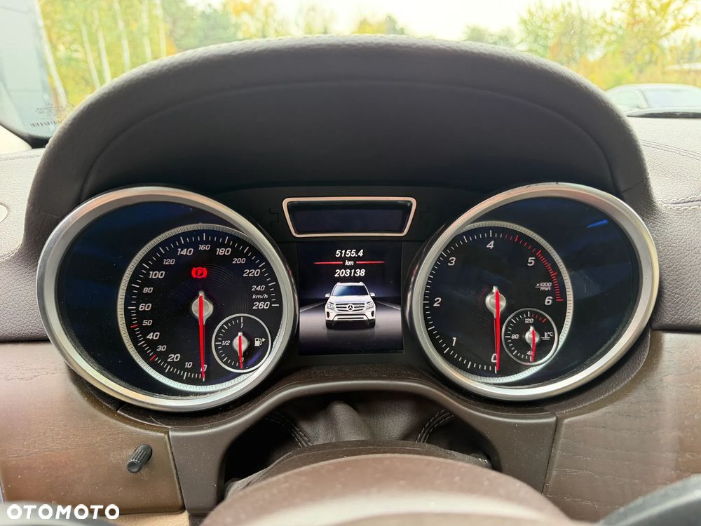 Mercedes-Benz GLS 350 d 4Matic 9G-TRONIC AMG Line - 29
