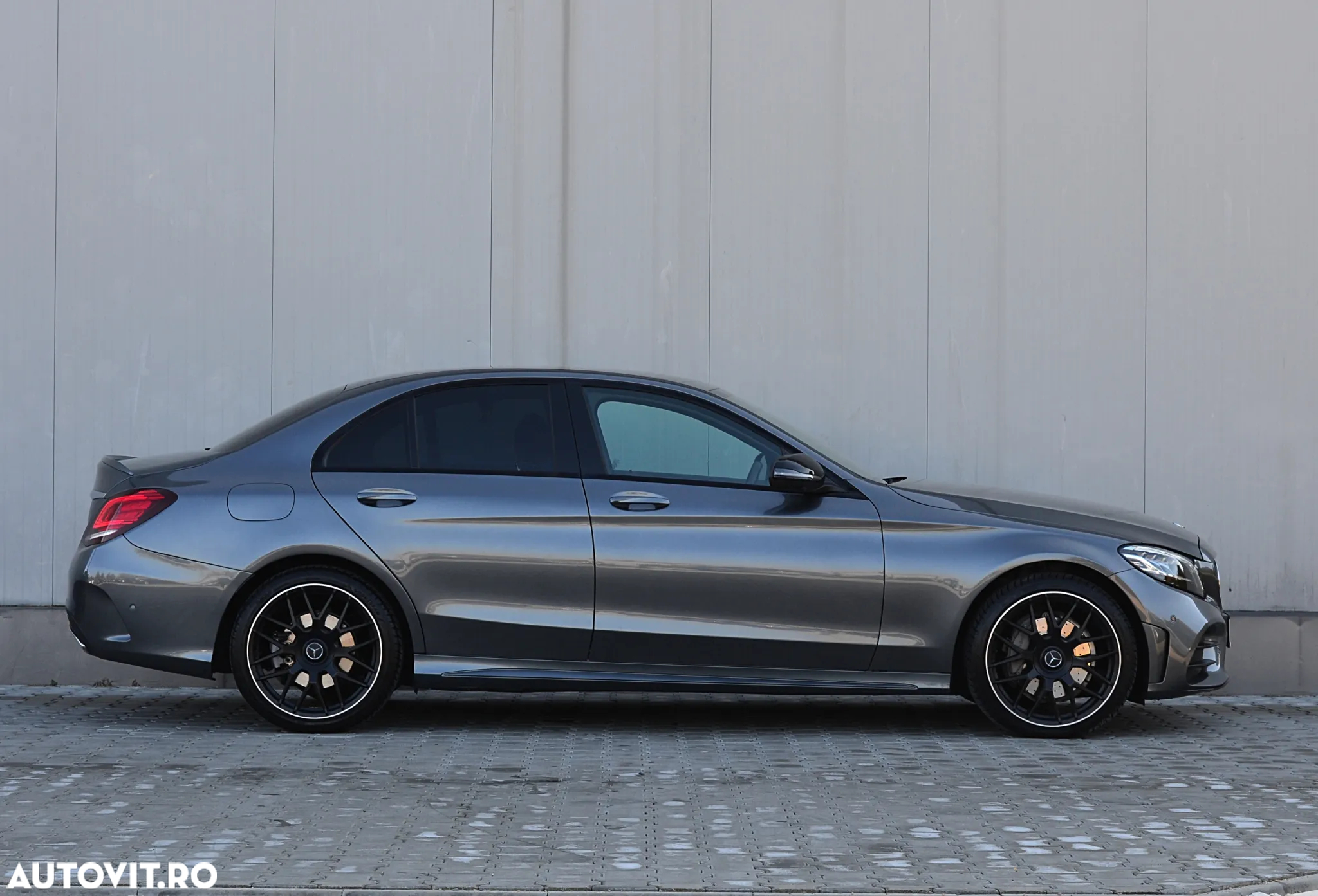 Mercedes-Benz C 200 4Matic 9G-TRONIC AMG Line - 40
