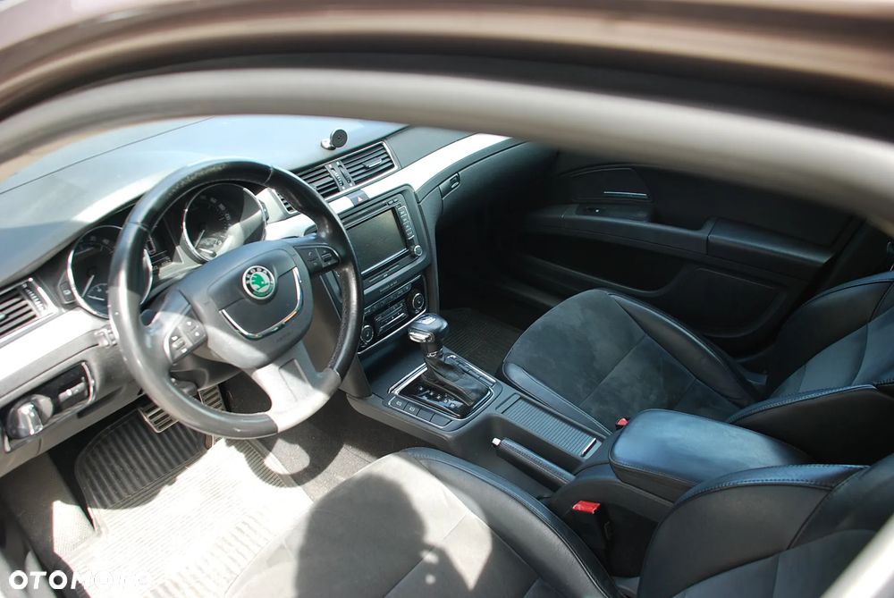 Skoda Superb 2.0 TDI Green tec DSG Elegance - 19