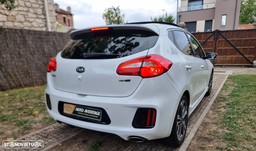Kia Ceed 1.6 CRDi 136 ISG GT Line - 25