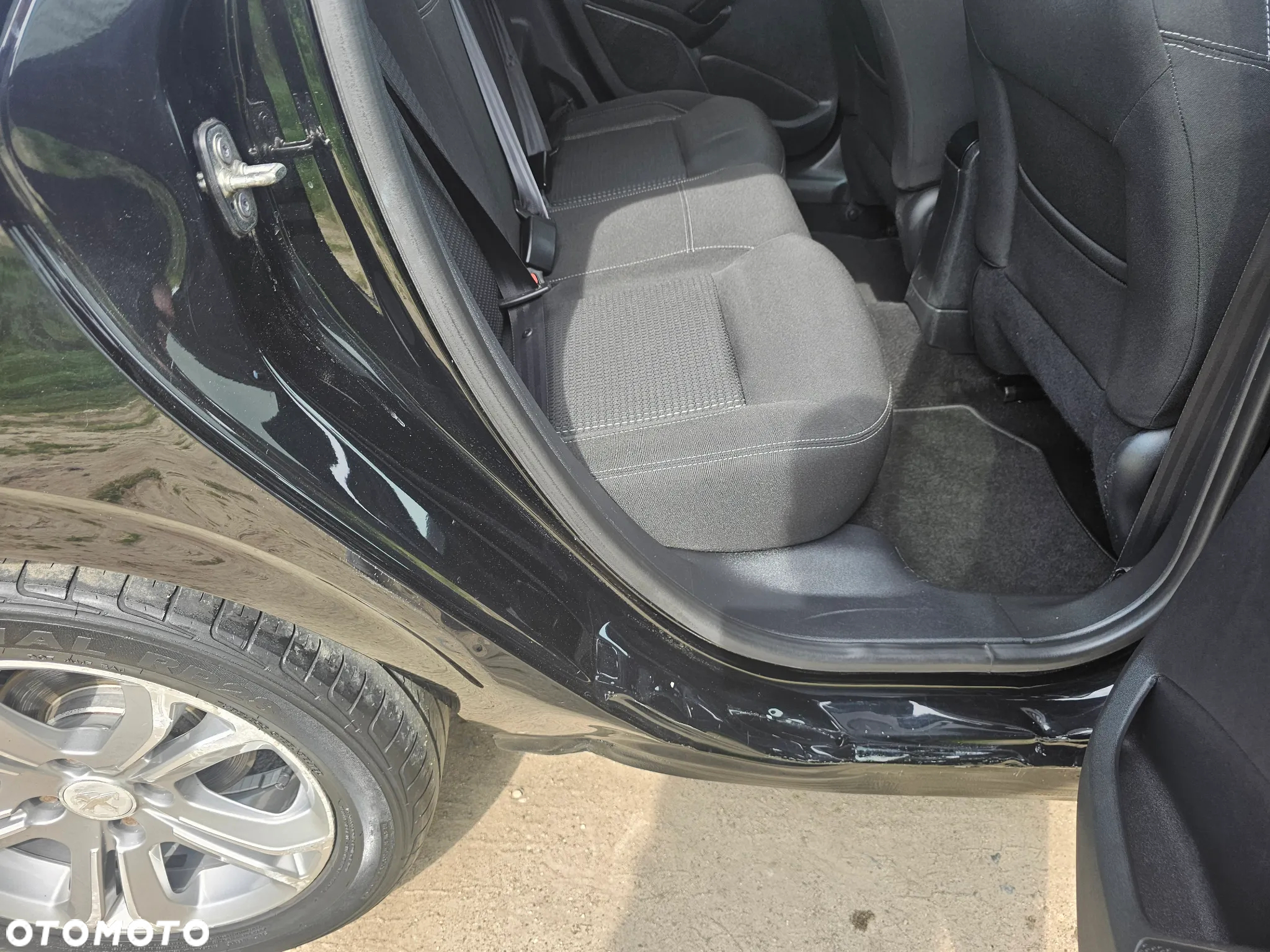 Peugeot 208 1.2 PureTech GPF Signature S&S EAT6 - 18