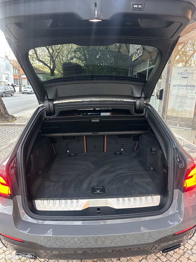 BMW 530 e Pack Desportivo M - 9