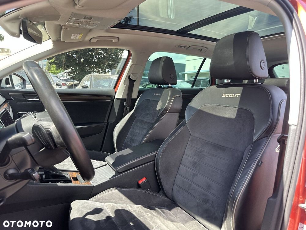Skoda Superb 2.0 TDI SCR 4x4 Scout DSG - 13
