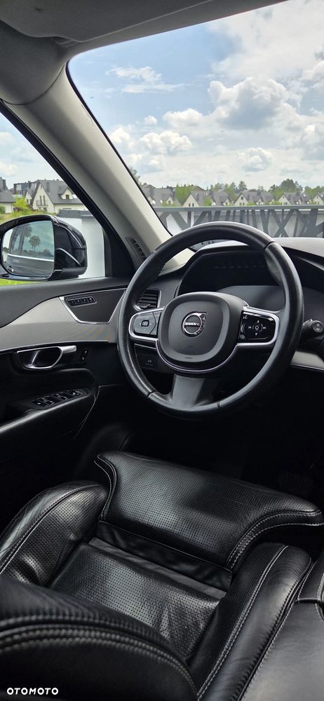 Volvo XC 90 - 9