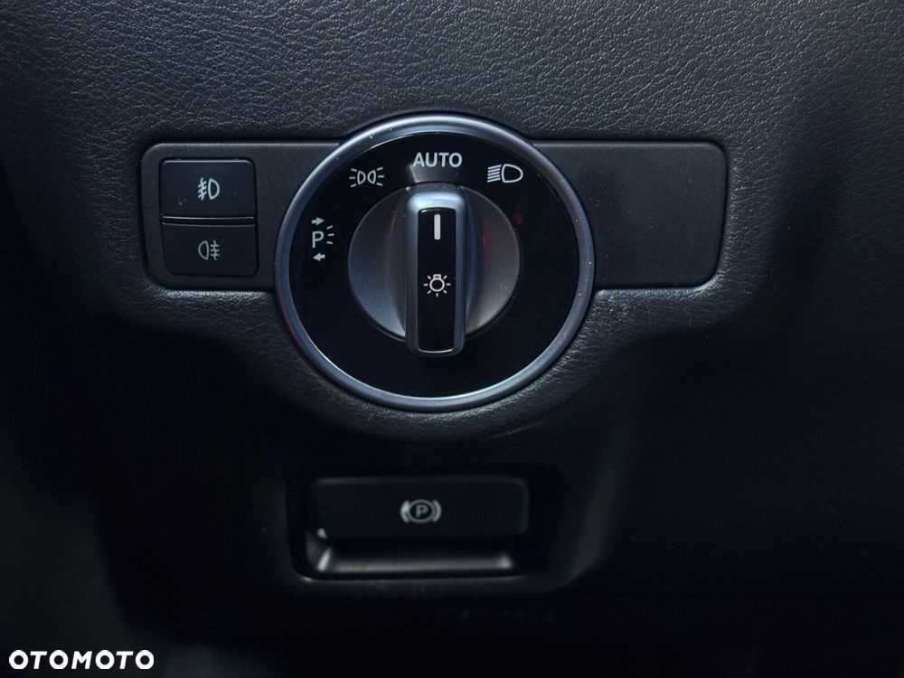 Infiniti Q30 - 24