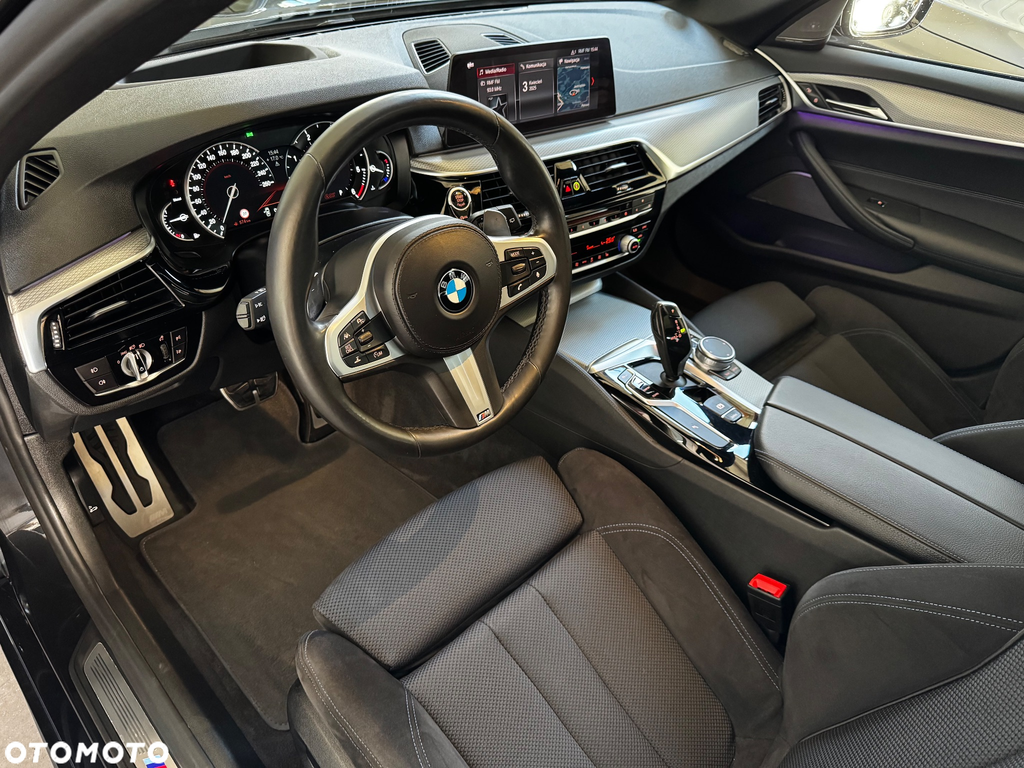 BMW Seria 5 520d M Sport sport - 9